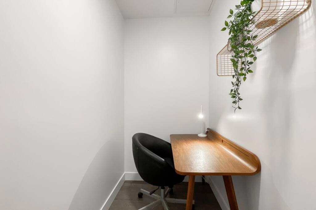 Spacious New Apartment With Working Space@Oakridge Vancouver Zewnętrze zdjęcie