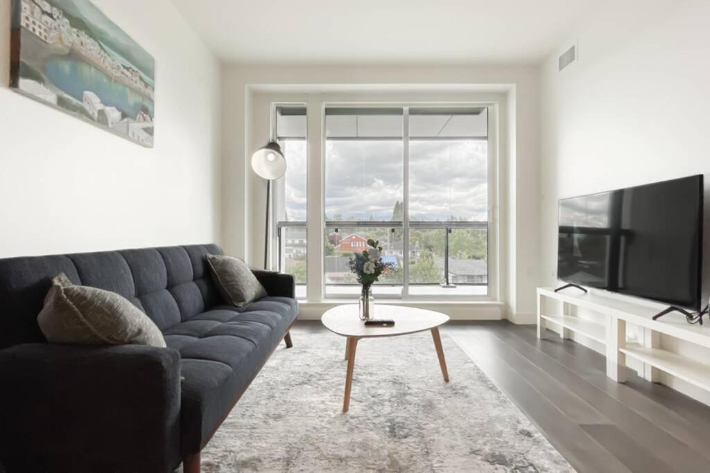 Spacious New Apartment With Working Space@Oakridge Vancouver Zewnętrze zdjęcie
